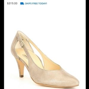 Paul Green Like New Gold Pumps